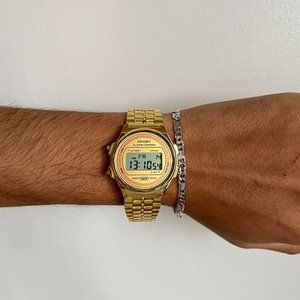 Y2K 2000s vintage retro style round gold stainless steel digital watch